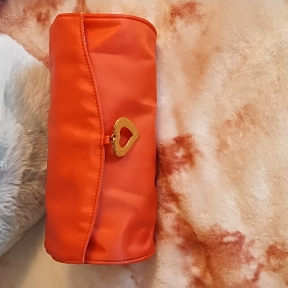 YSL Parfums 🌺 Pink Round Heart Bag - Picture 2 of 11